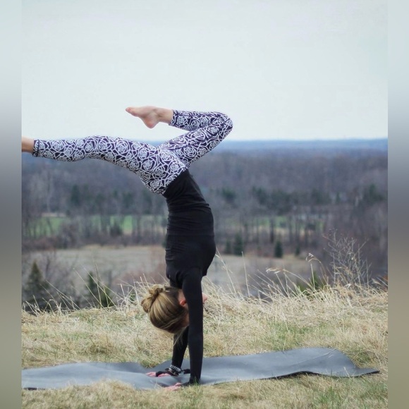 🆕 LULULEMON Swiftly Tech Ling Sleeve Crew Neck Top - Picture 4 of 10